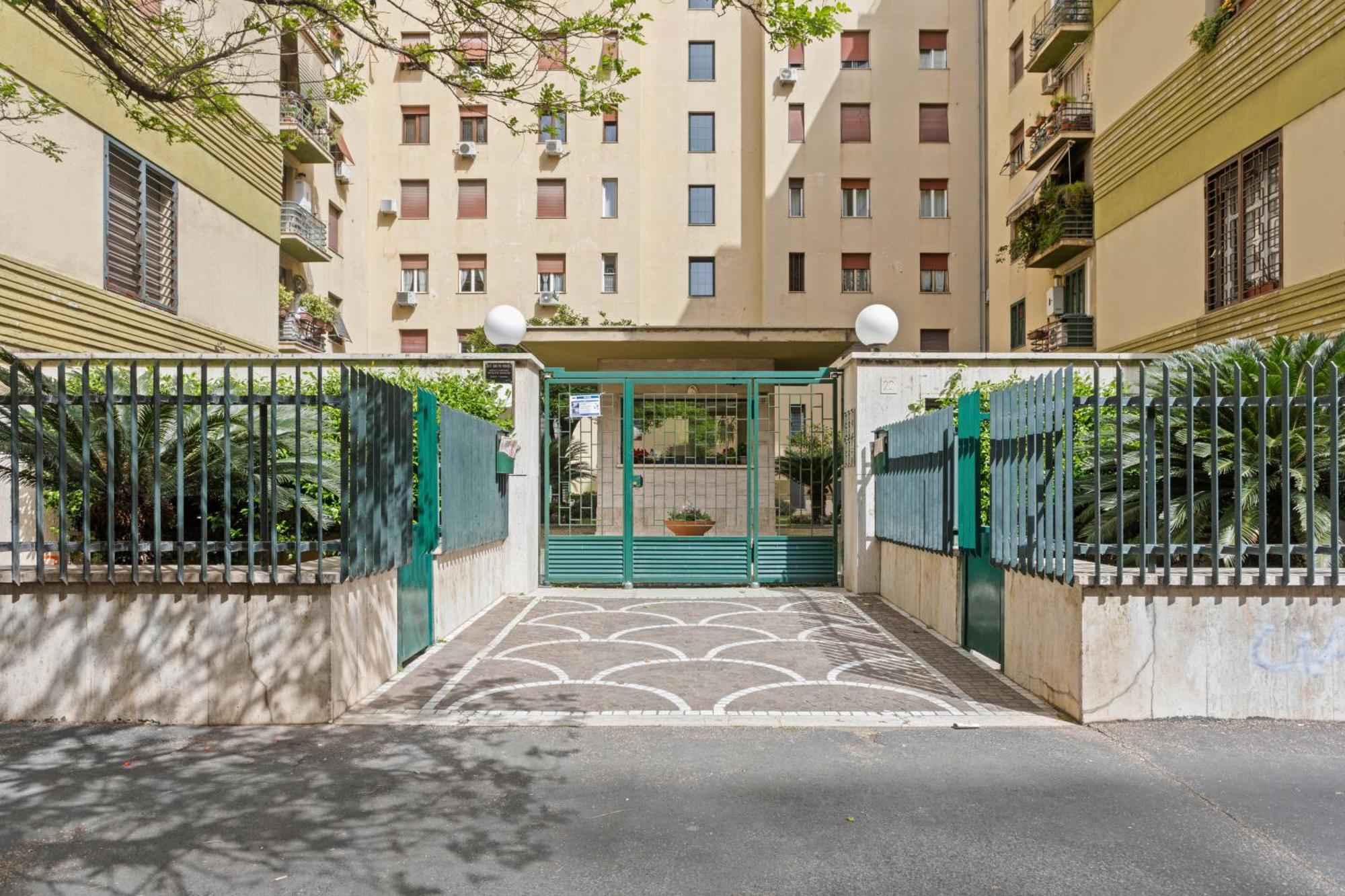 Appio Grand Apartment - S. Giovanni Рим Екстер'єр фото