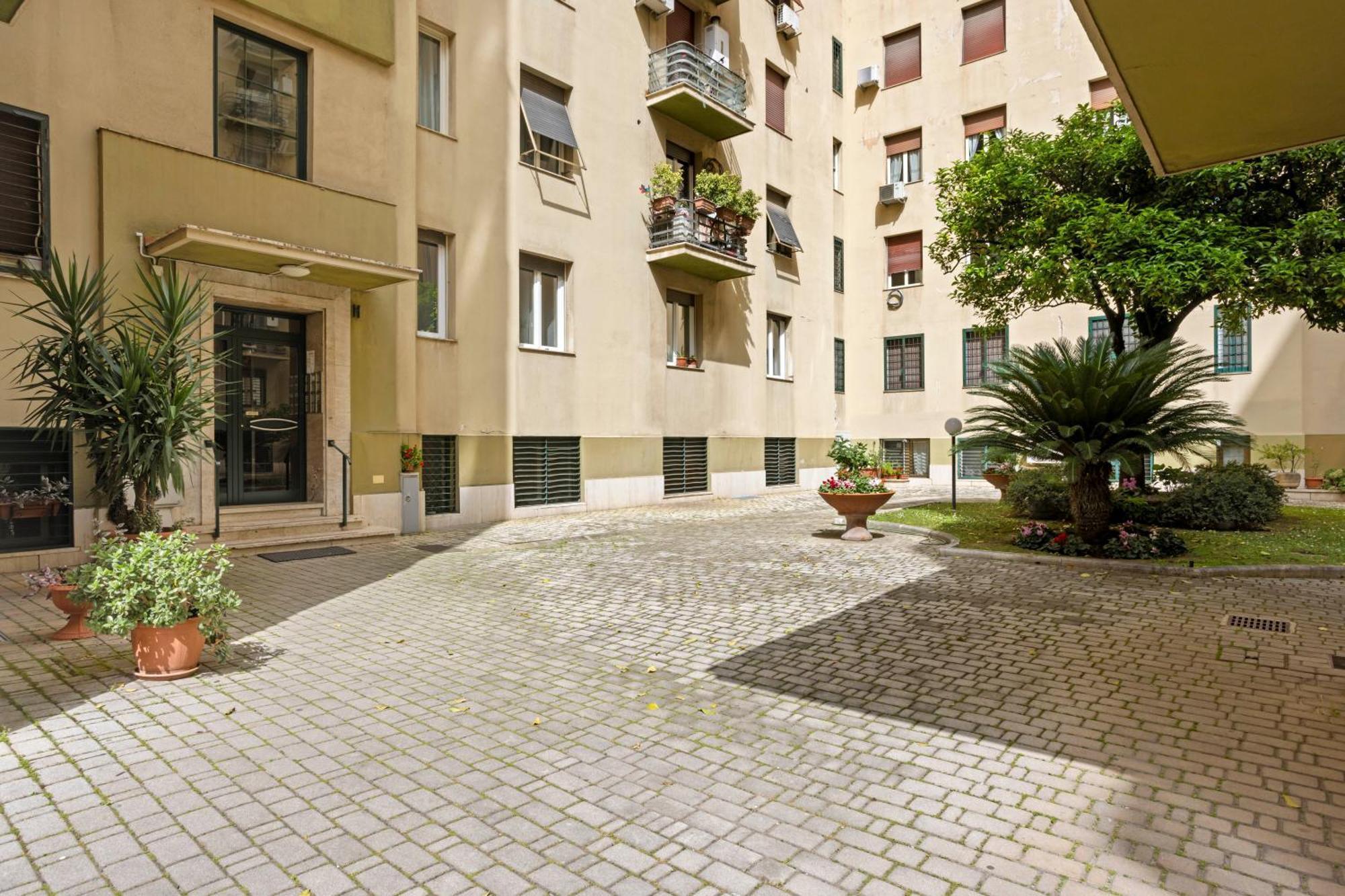 Appio Grand Apartment - S. Giovanni Рим Екстер'єр фото